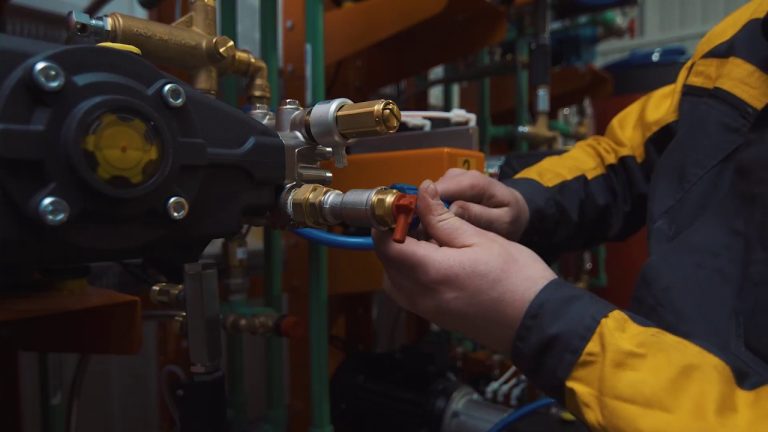 Emergency HVAC service technician in Niceville FL